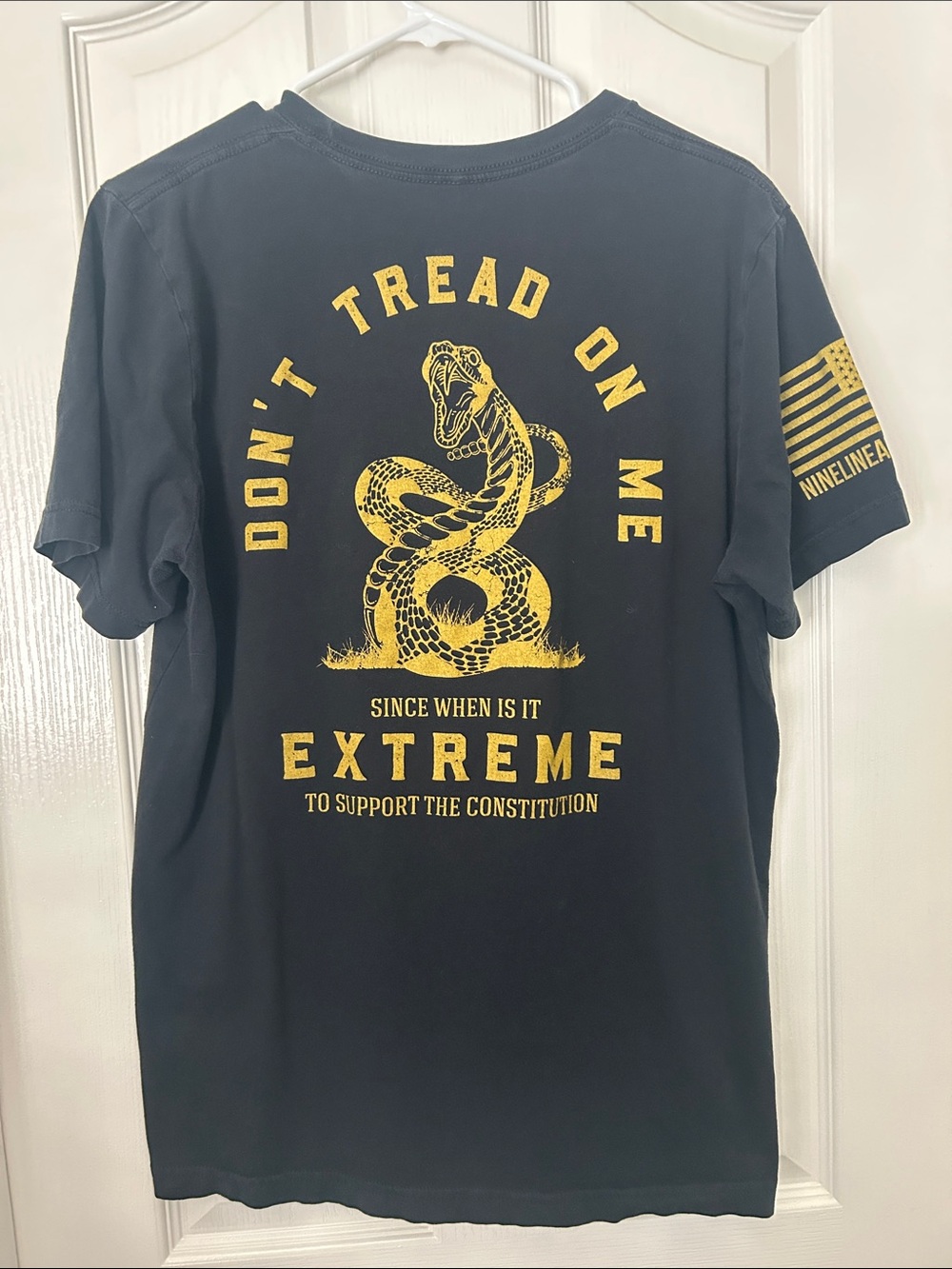 Nine Line Apparel Mens Don’t Tread On Me Graphic, black Large T-Shirt